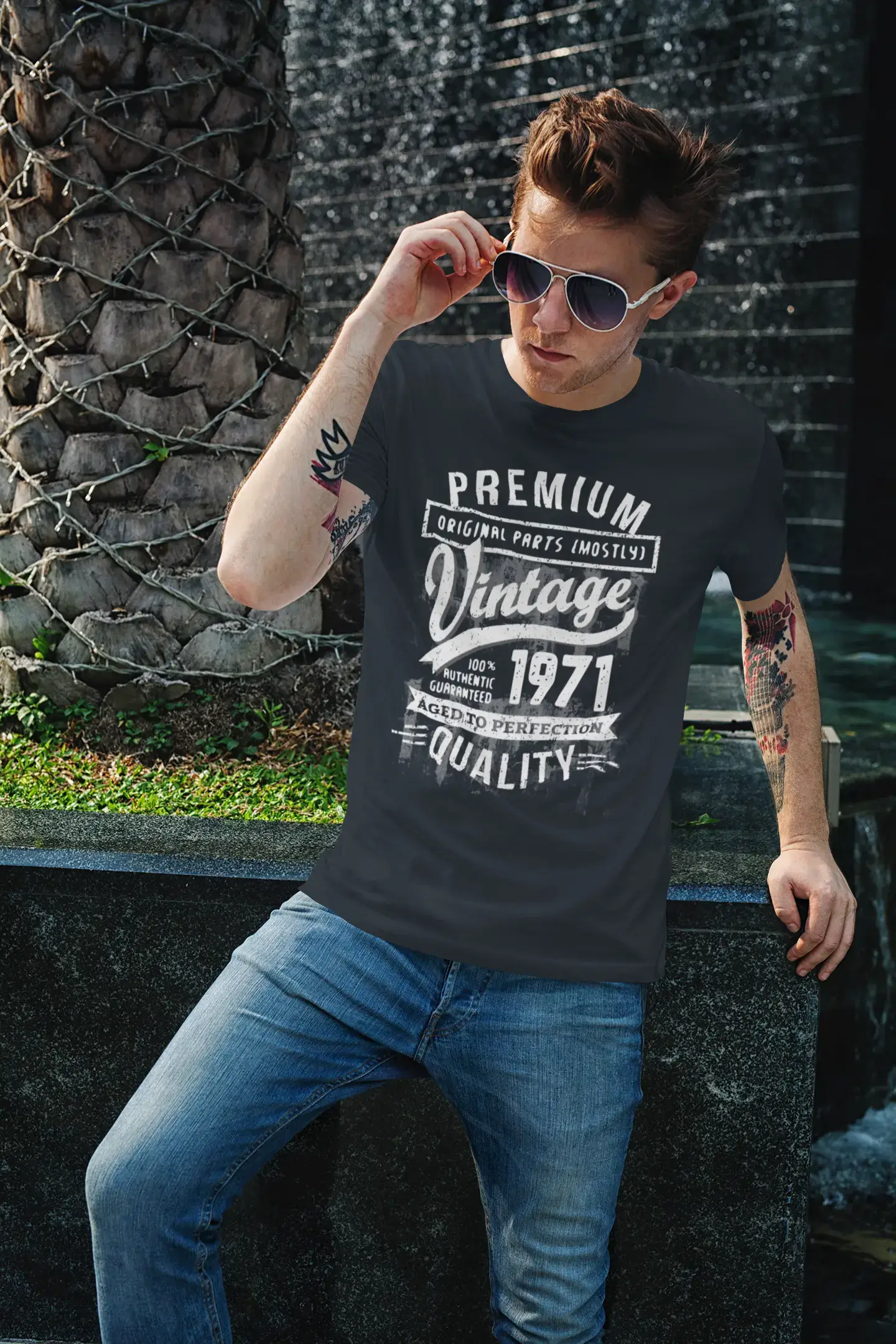 ULTRABASIC - Graphic Men's 1971 Aged to Perfection Birthday Gift T-Shirt