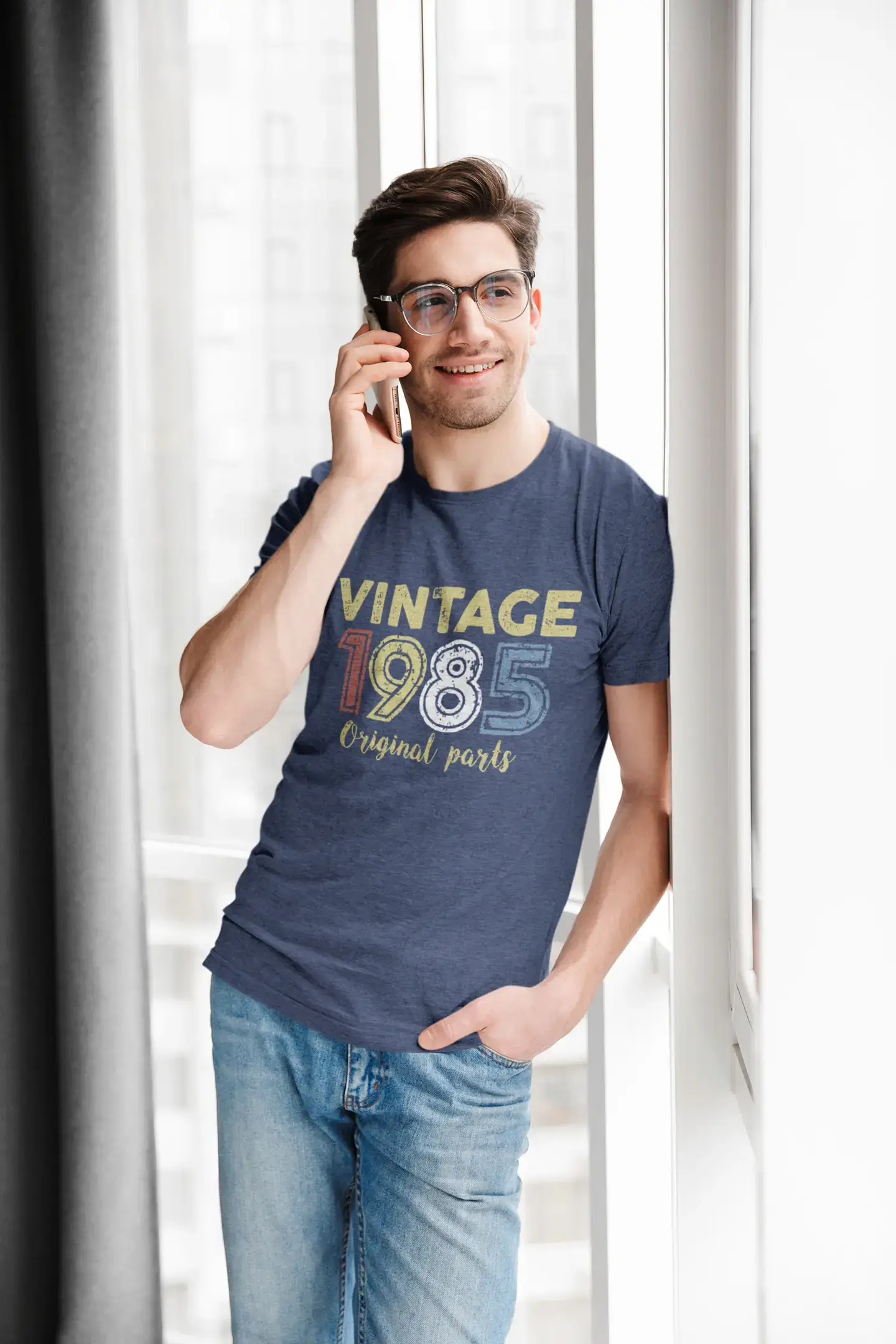 ULTRABASIC - Graphic Printed Men's Vintage 1985 T-Shirt Deep Black