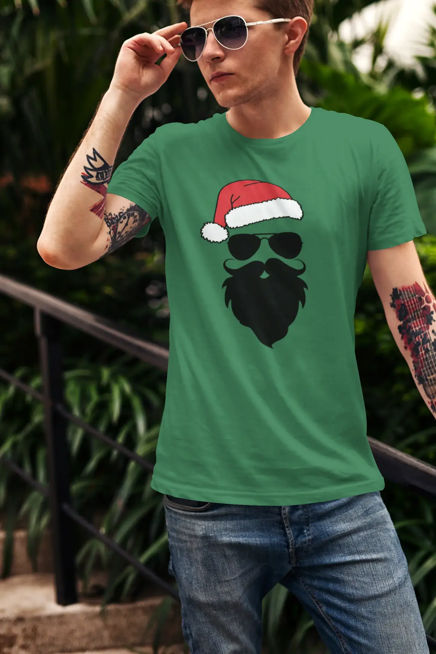 ULTRABASIC - Graphic Men's Funny Santa Cool Christmas T-Shirt Gift Tee Emerald